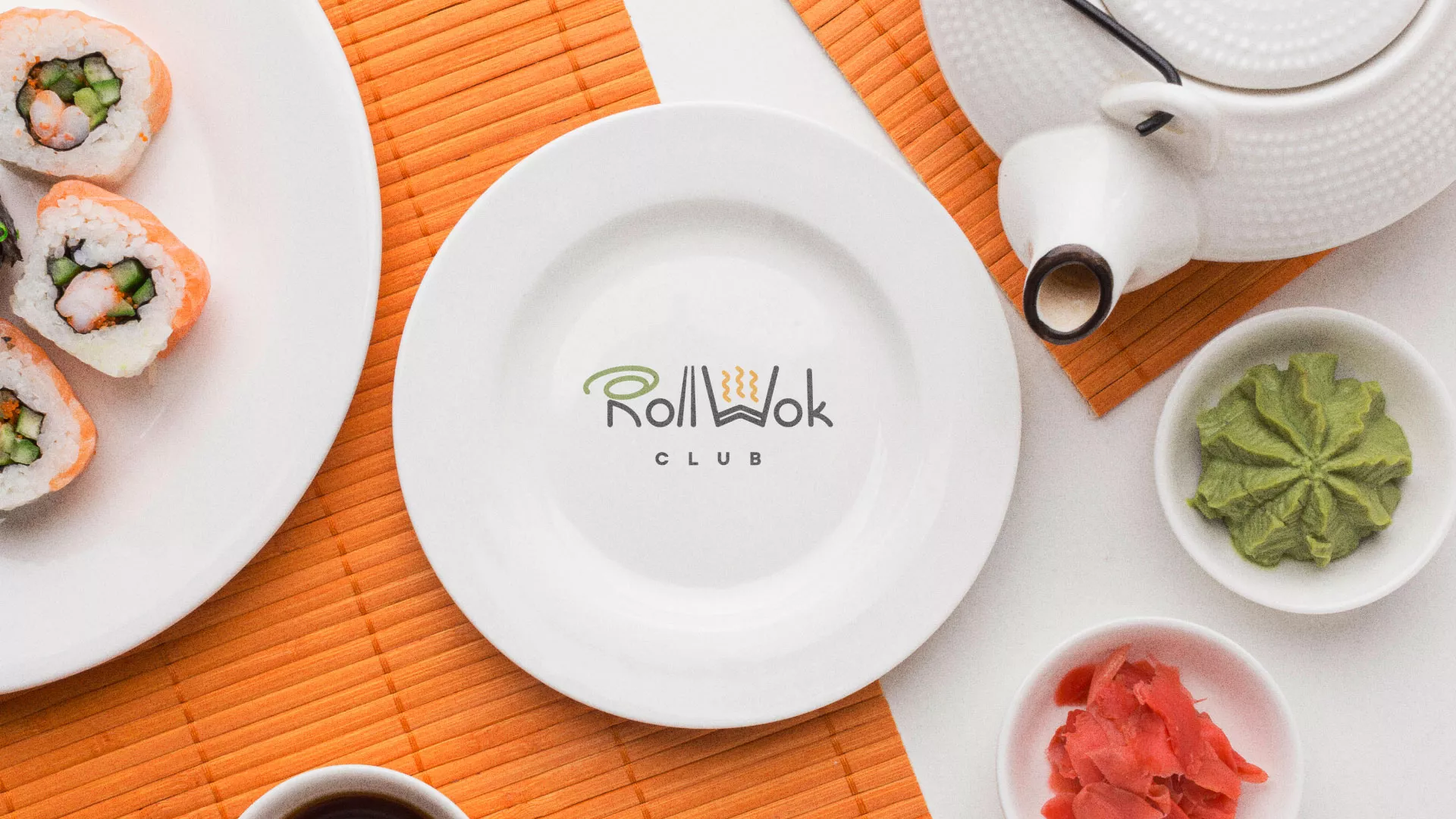 Разработка логотипа и фирменного стиля суши-бара «Roll Wok Club» в Приморско-Ахтарске